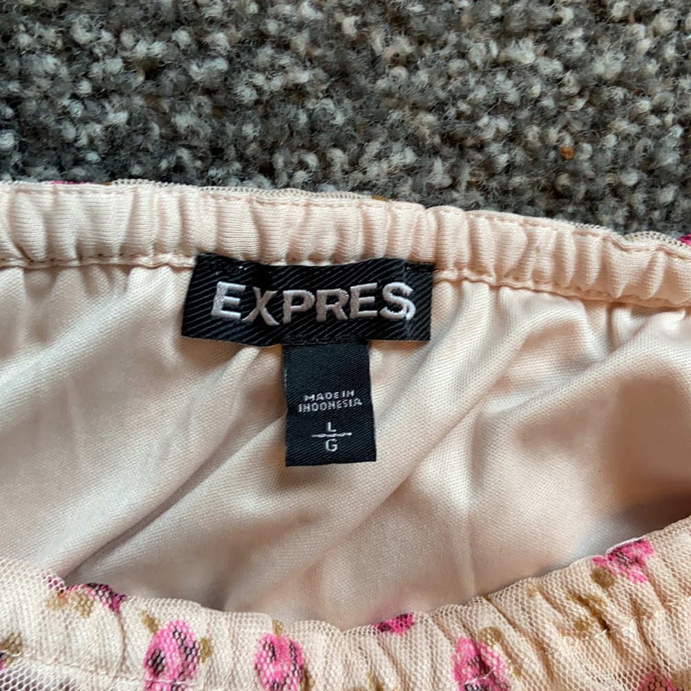 Beautiful blush Express top - Picture 3 of 3